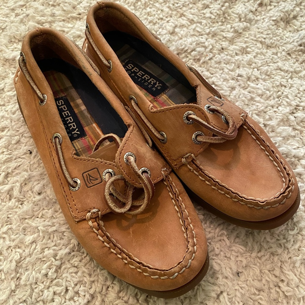 Tan sperry loafers